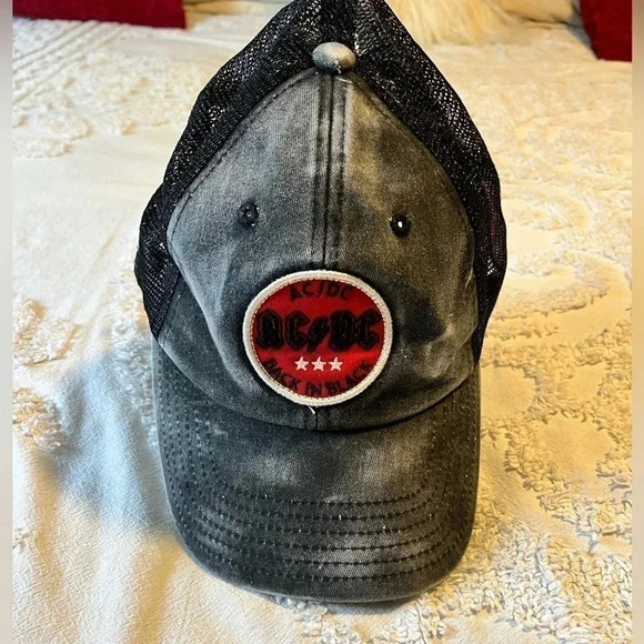 AC/DC Valin Patch Black Hat Brushed canvas crown with mesh sides - Picture 3 of 3